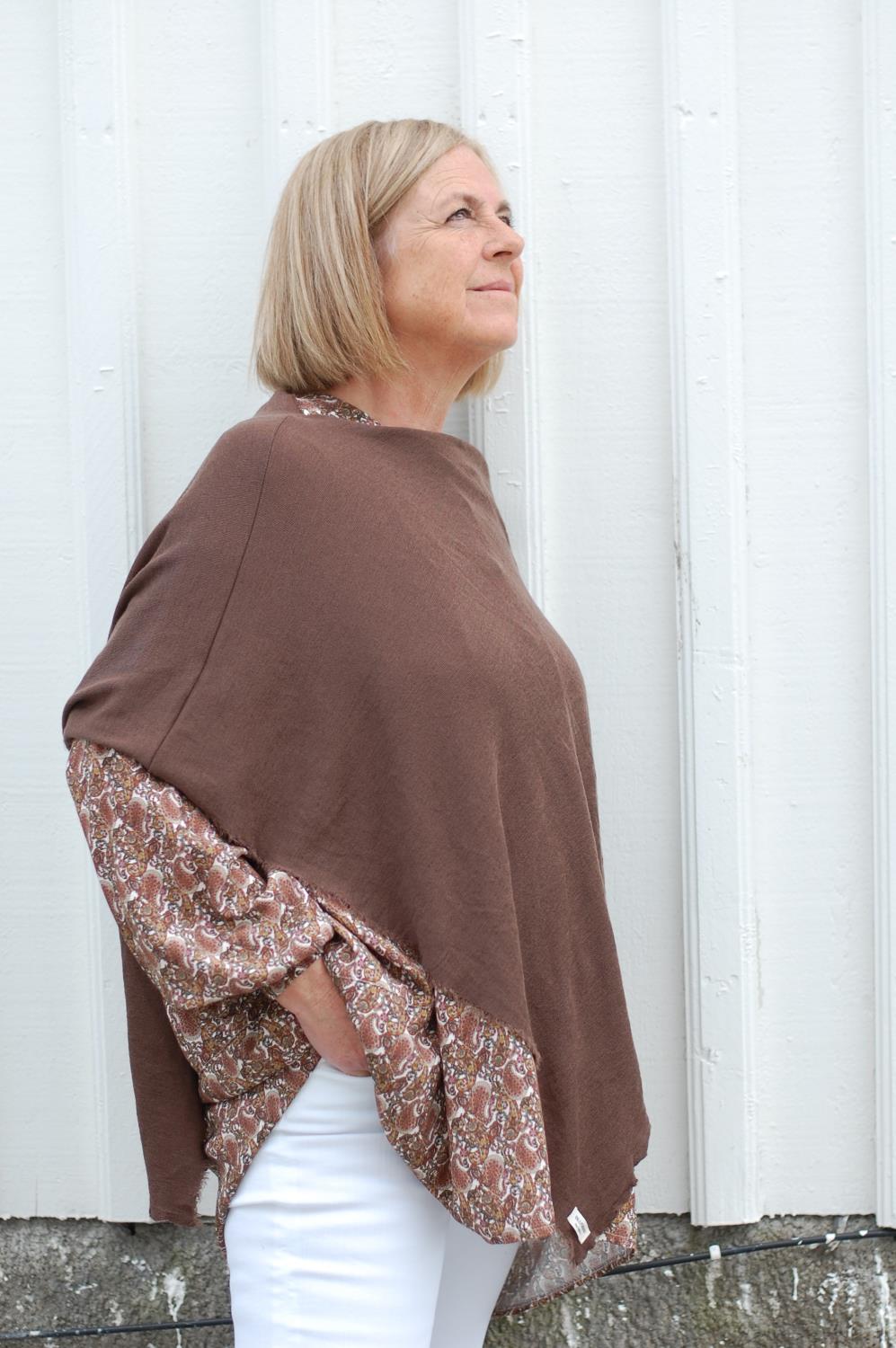 By Basic Poncho Chestnut