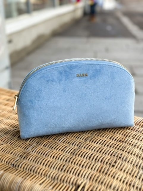 Dark Velvet Make Up Large Light Blue