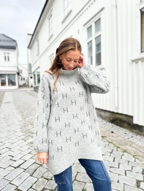 Hèst Fam Genser Grey With Dark Details