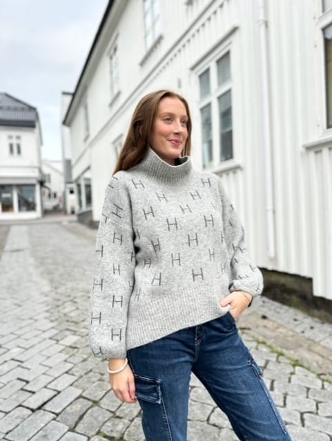 Hèst Fam Kort Grey With Dark Details