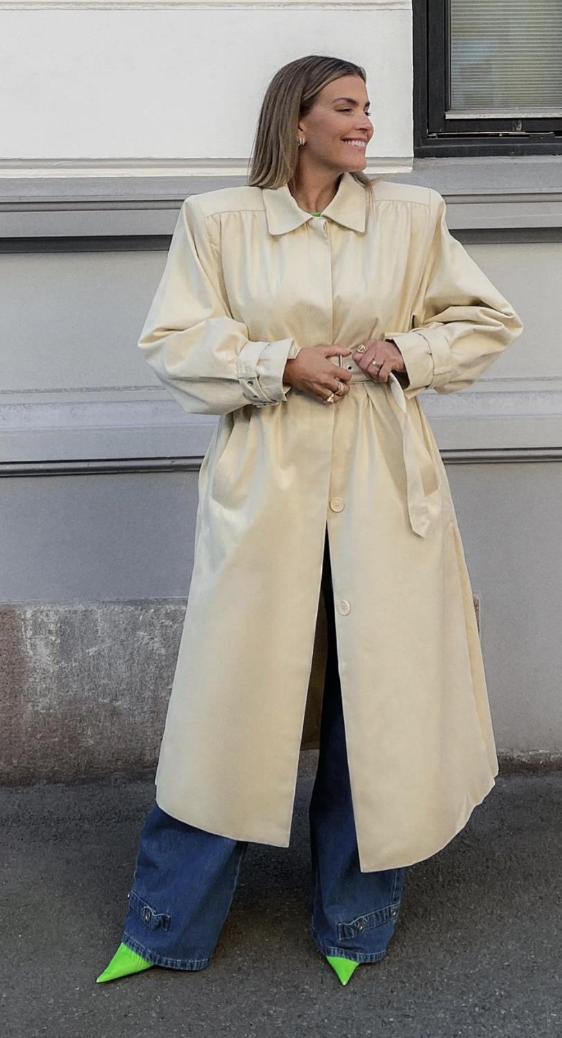 NA-KD Wrinkled Detailed Long Trench Coat Beige