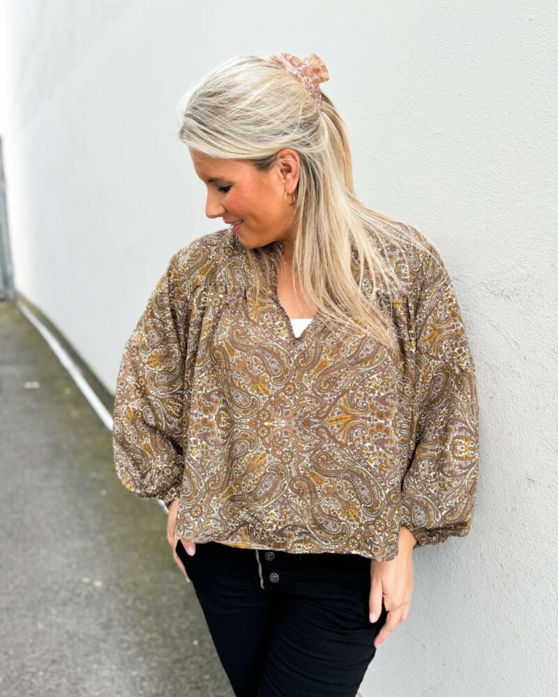 Sissel Edelbo Lene Silk Top Muldvarp/Oker Paisley