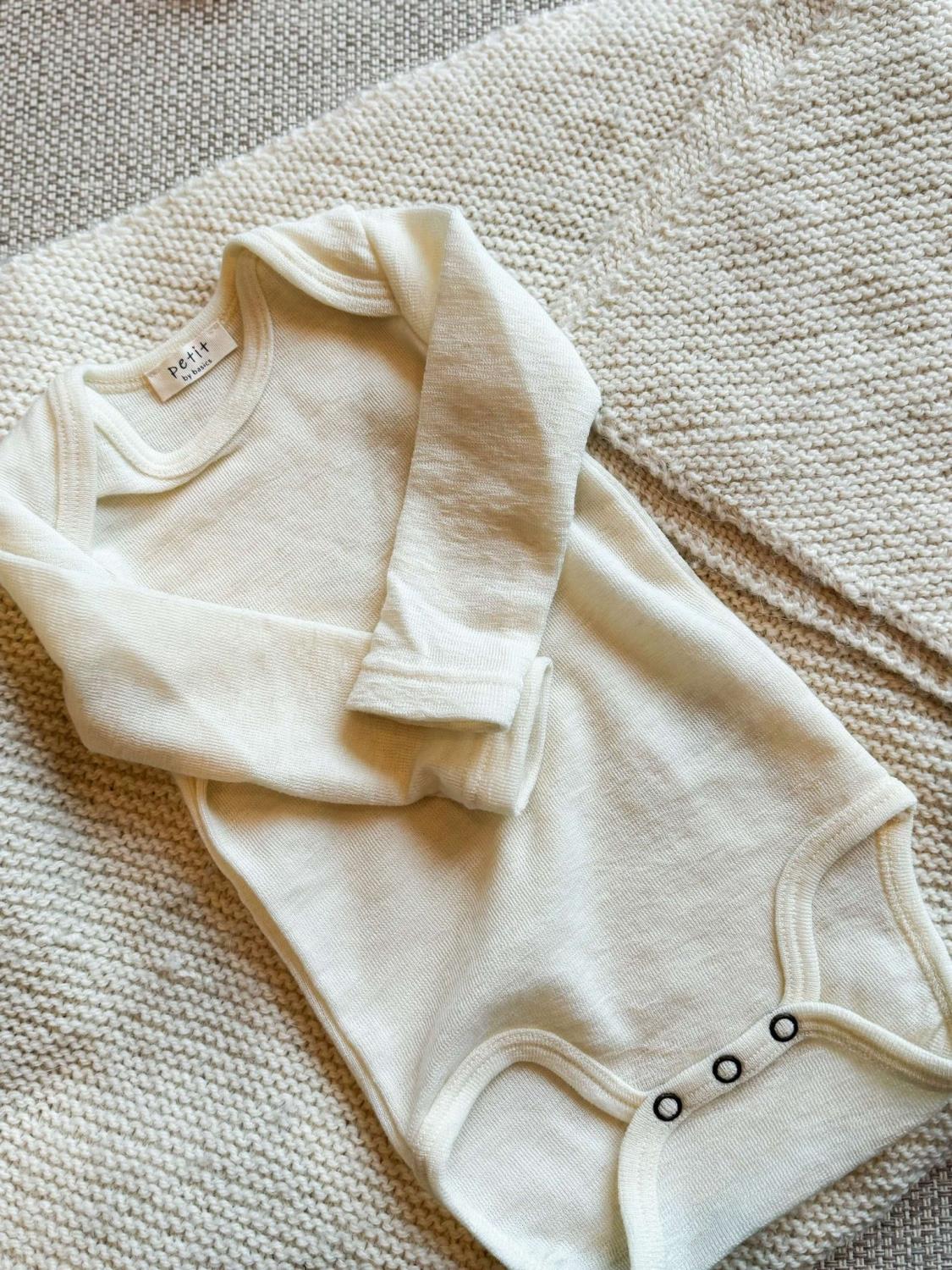 By Basics Petit Body Raw White