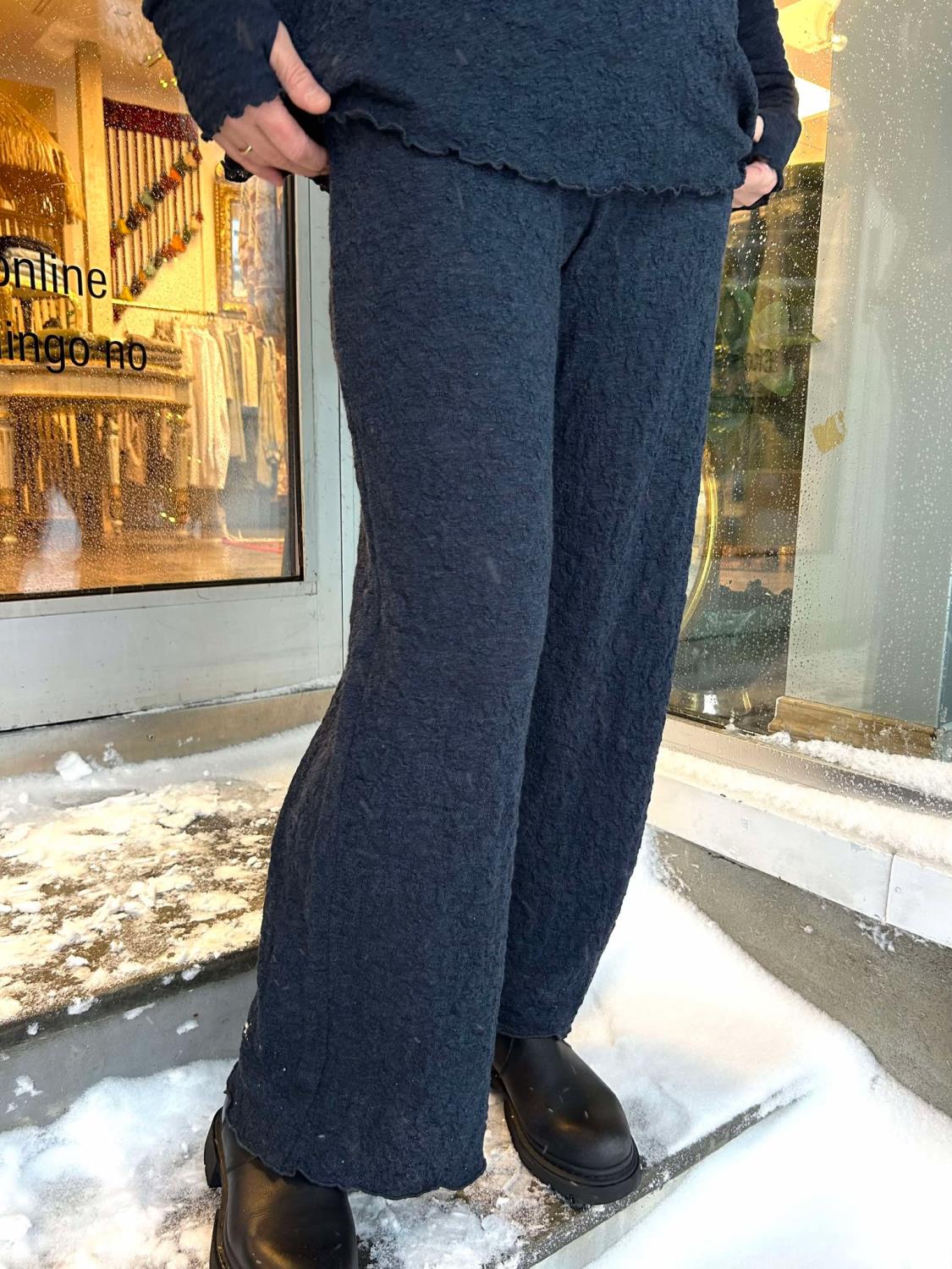 By Basics Bubbel Wool Pants Wide Midnight Blue