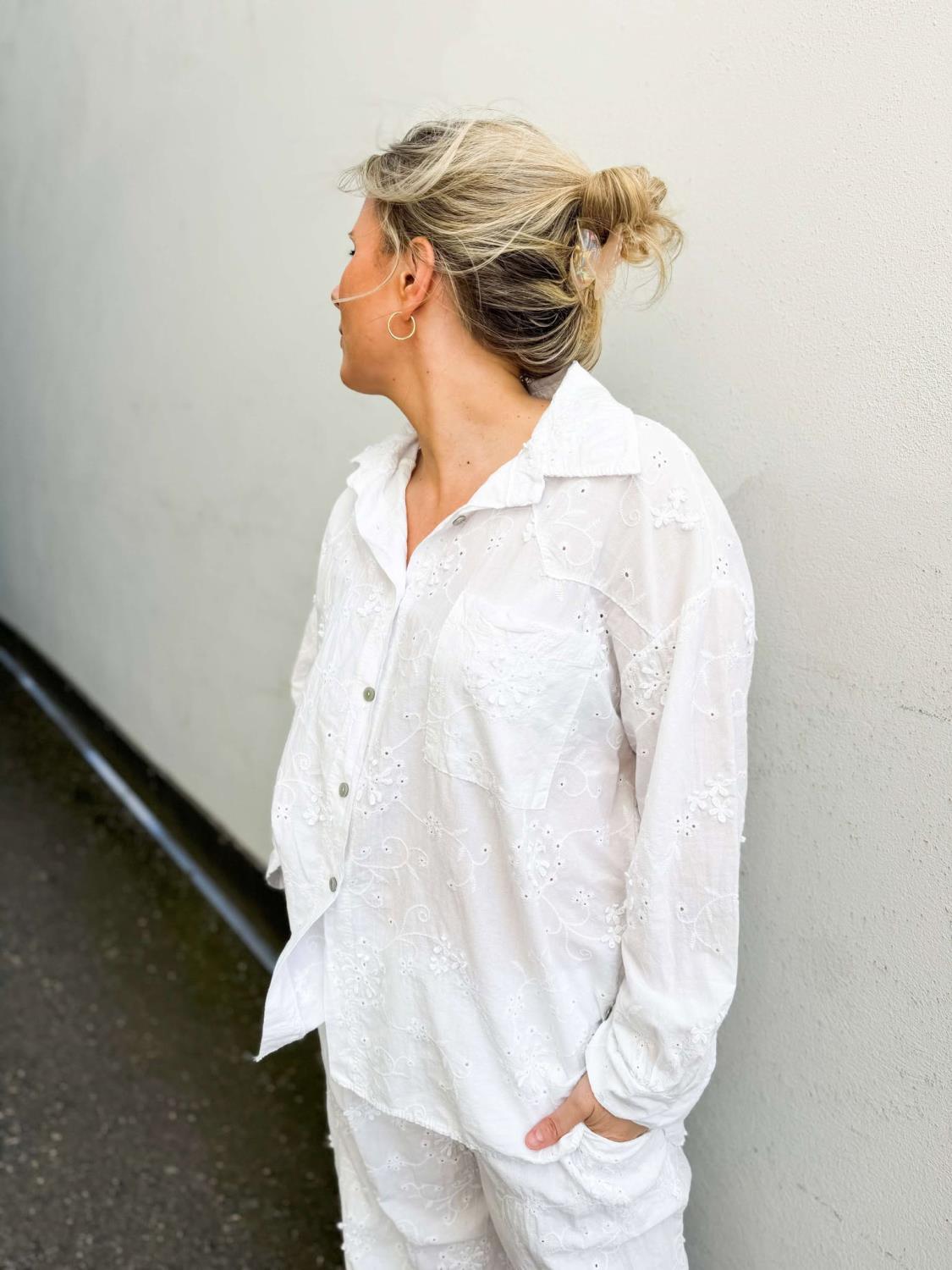 Qnuz Sofia Shirt With Brodery Anglias