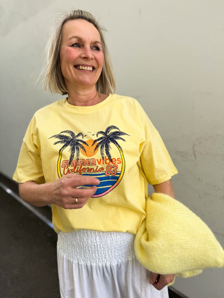 Noisy May Ida Beach T-Shirt Yellow