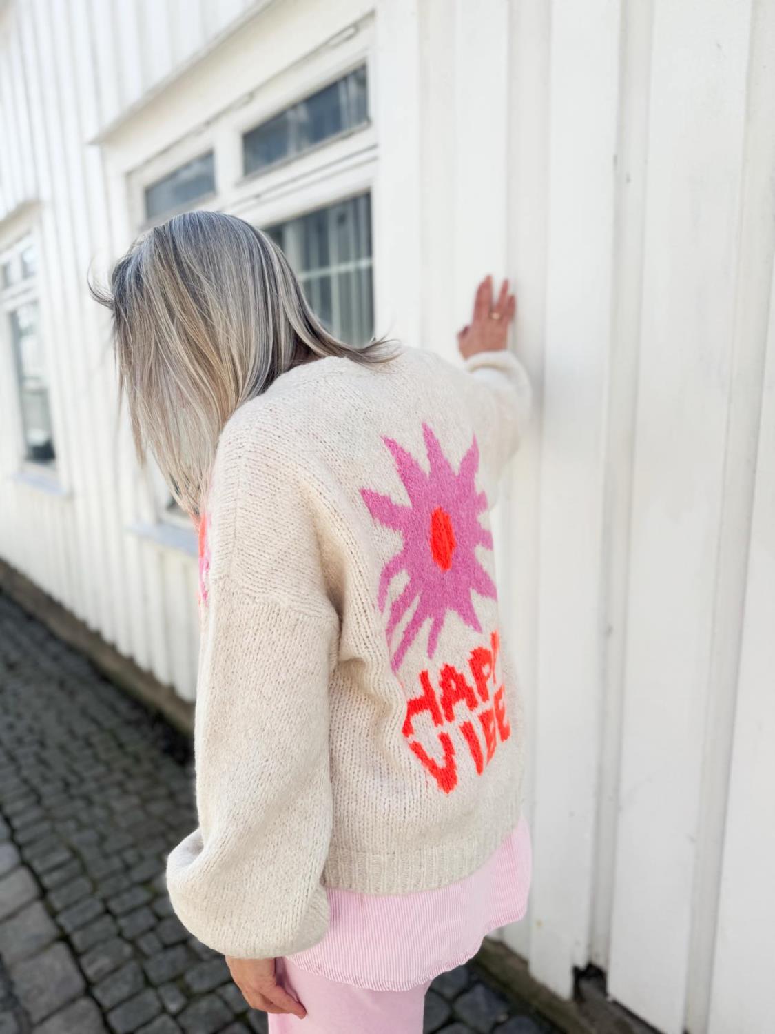Qnuz Sandra Cardigan Happy Vibes Off White
