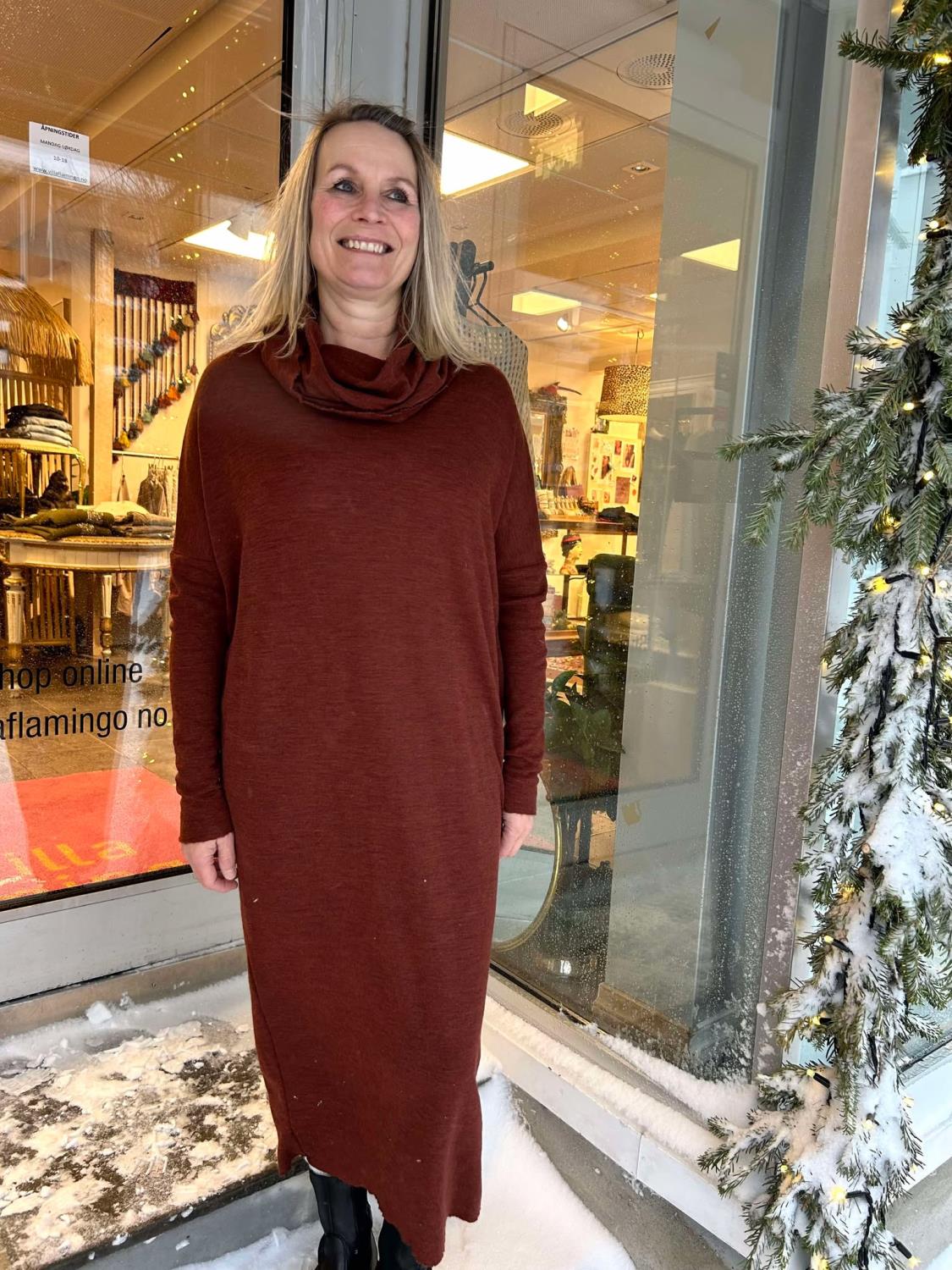 By Basics Dress Wide Long W/Large Roll Neck Rosewood