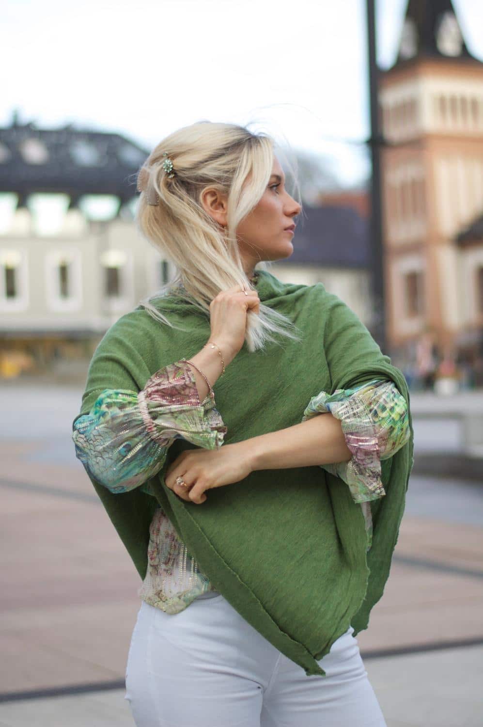 By Basics Poncho Grasshopper Melange