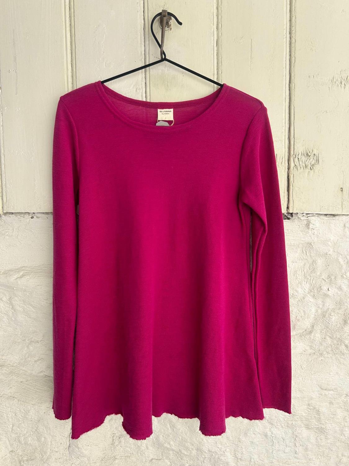 By Basics shirt a-line l/s v- Cerise