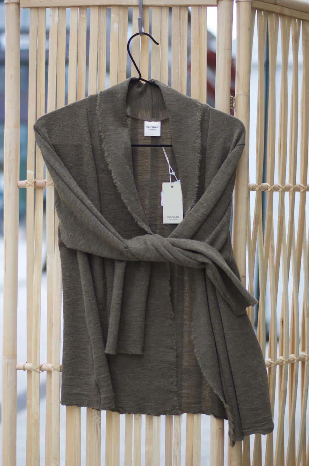 By Basics Short Cardigan Capers Melange