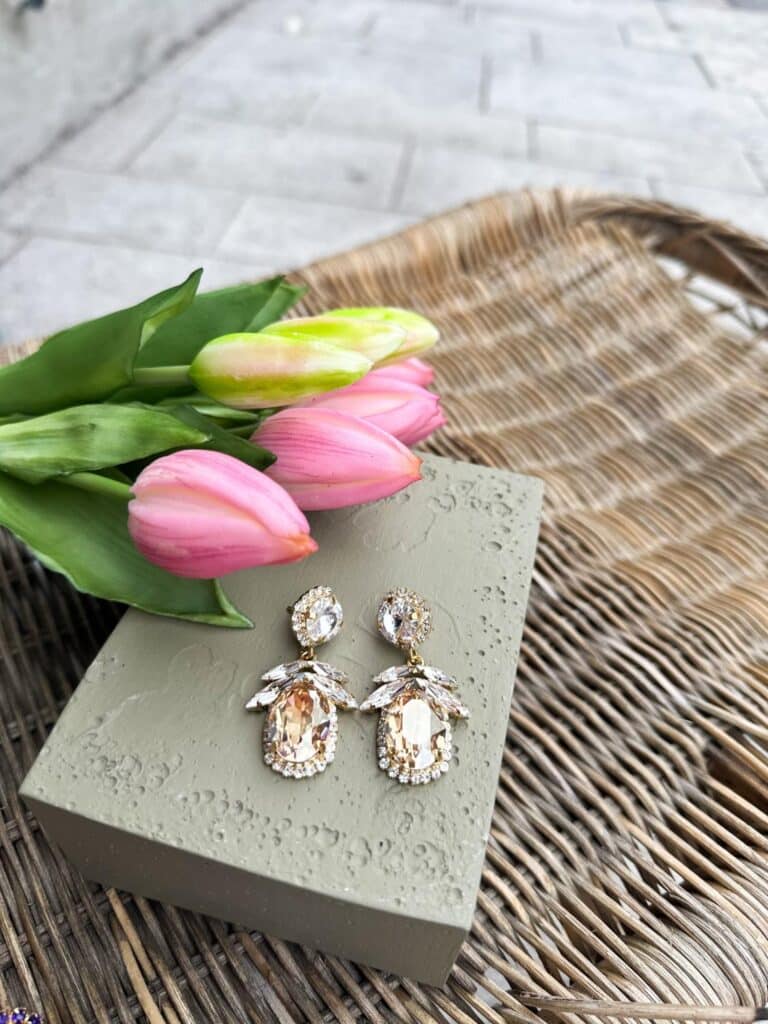 Caprice Decadent Antoinette Champagne