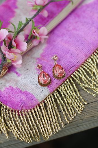 Caprice Decadent Small Drops Coral