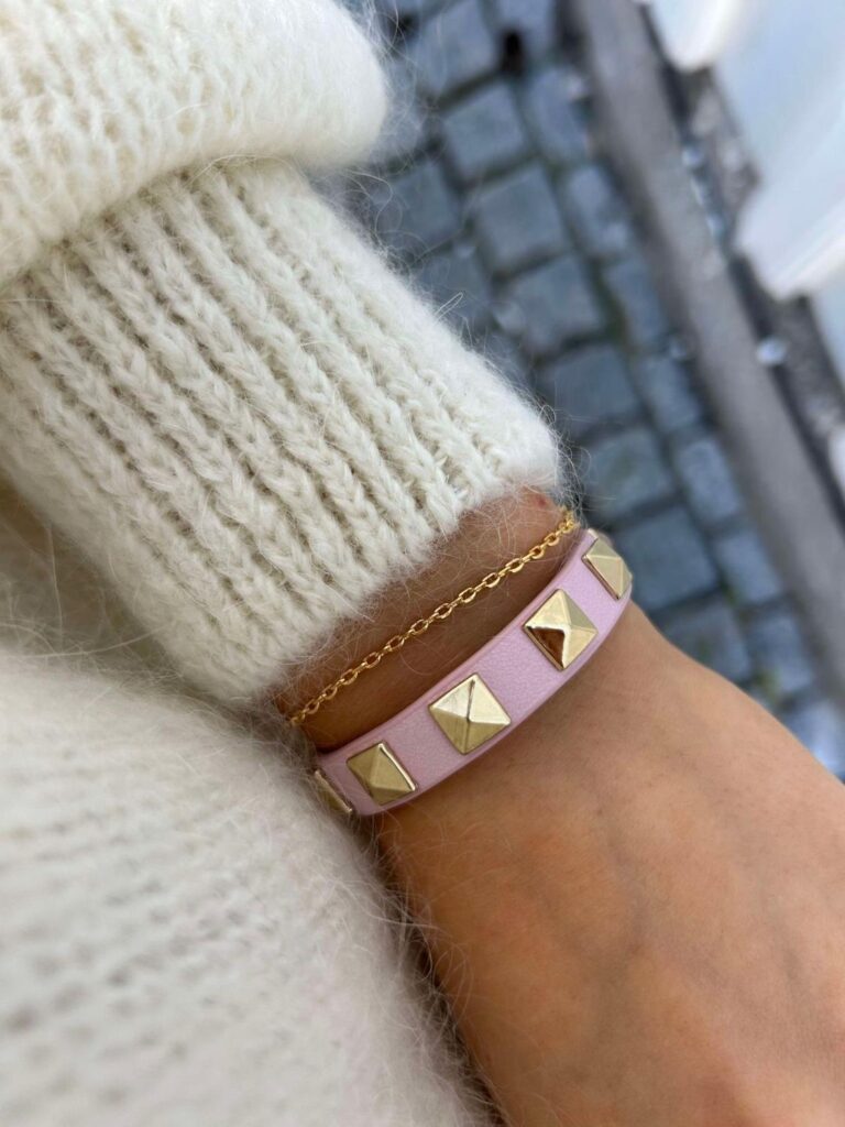 Dark Leather Studs Light Pink