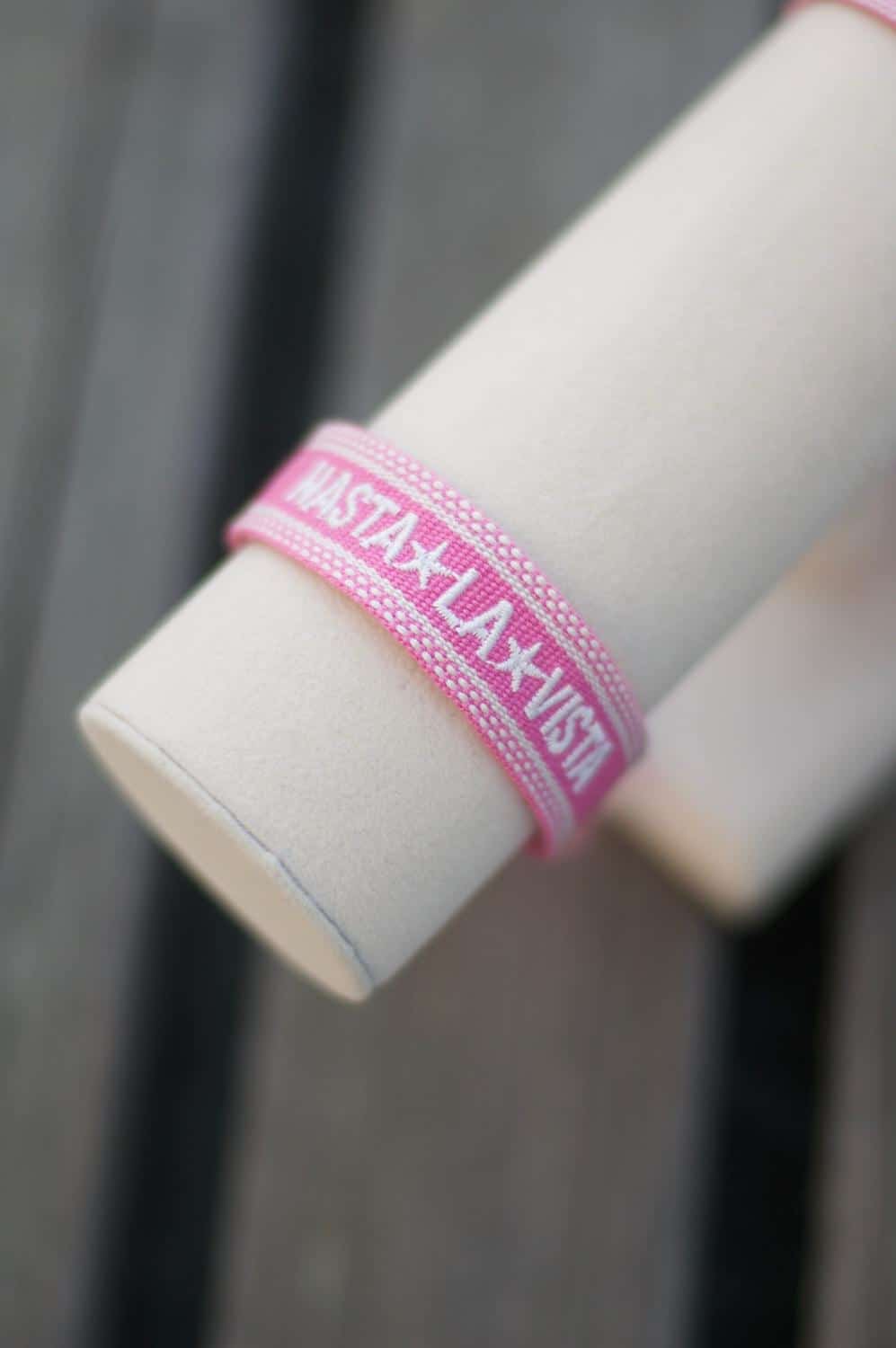 Dark Woven Friendship Bracelet "Hasta La Vista" Pink