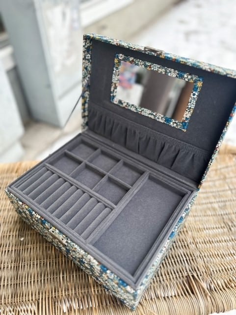 Emilia By Bon Dep Jewelry Box Square Emma Louise