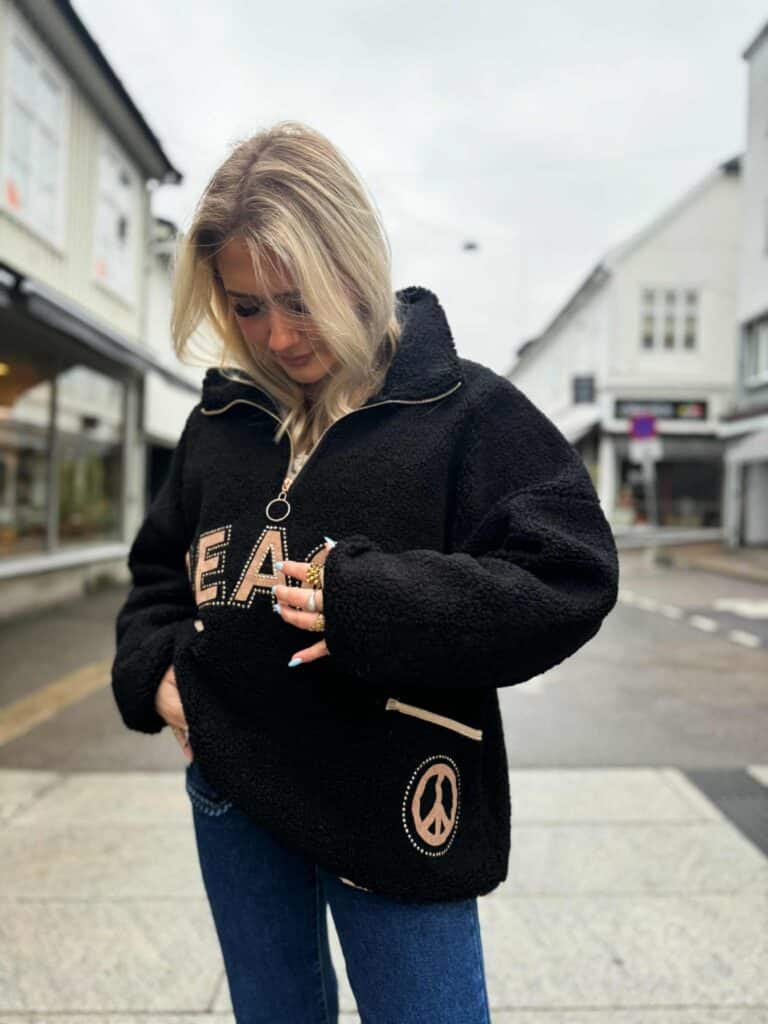 IBC Collection Peace Teddy Sweater Black