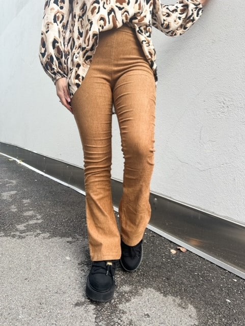 Isabella Fløyel Flaire Camel