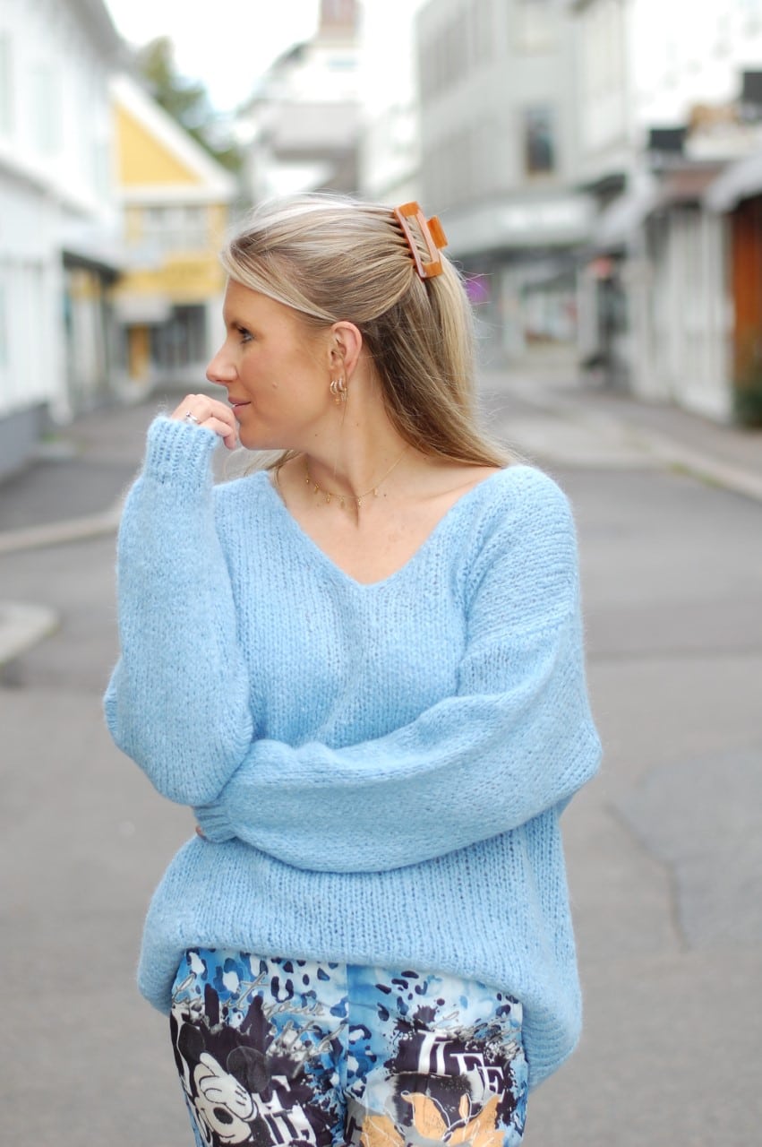 Love Forever Tyra Sweater Light Blue