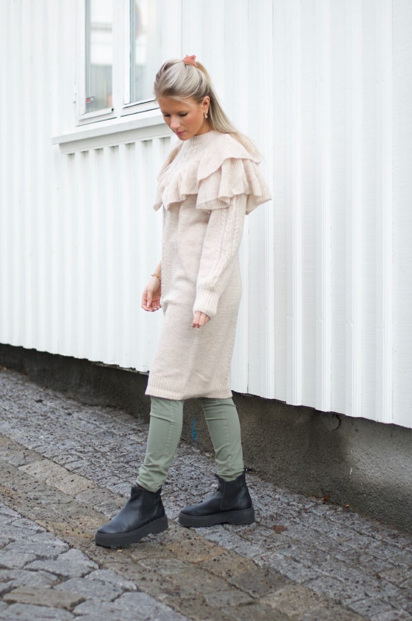 Noisy May Darling Frill Knit Dress Beige