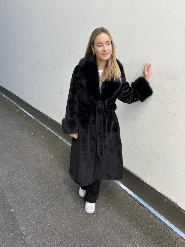 Noma Fuskepels Kåpe Sort