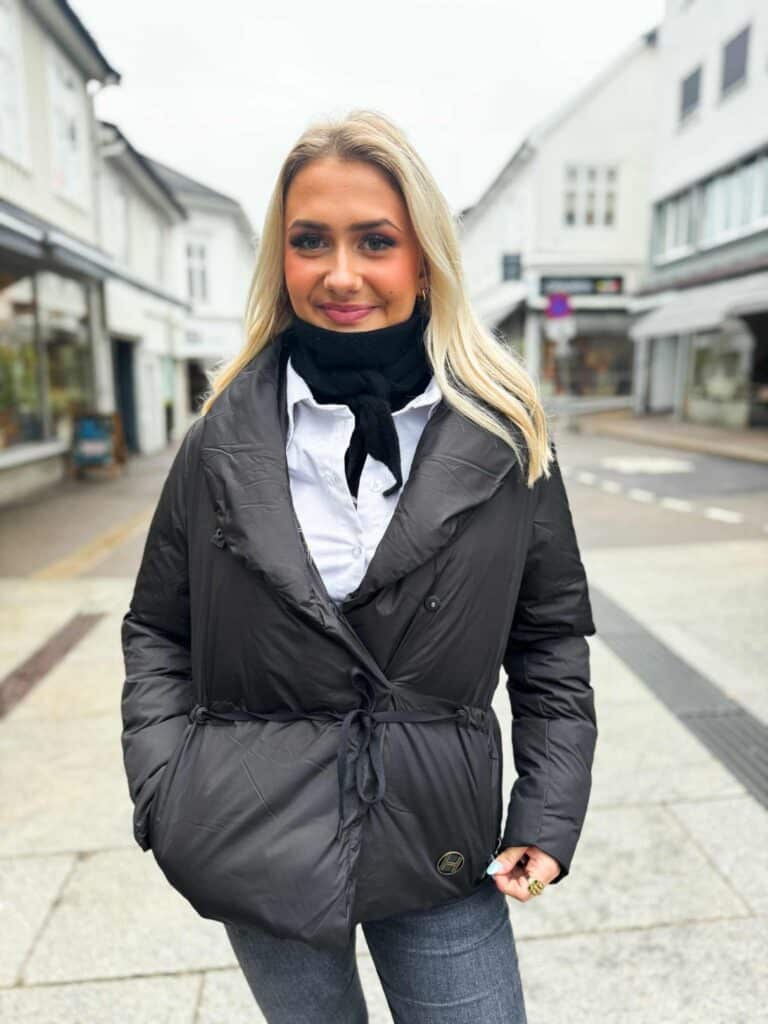 Noma Sophie Skjerf Sort