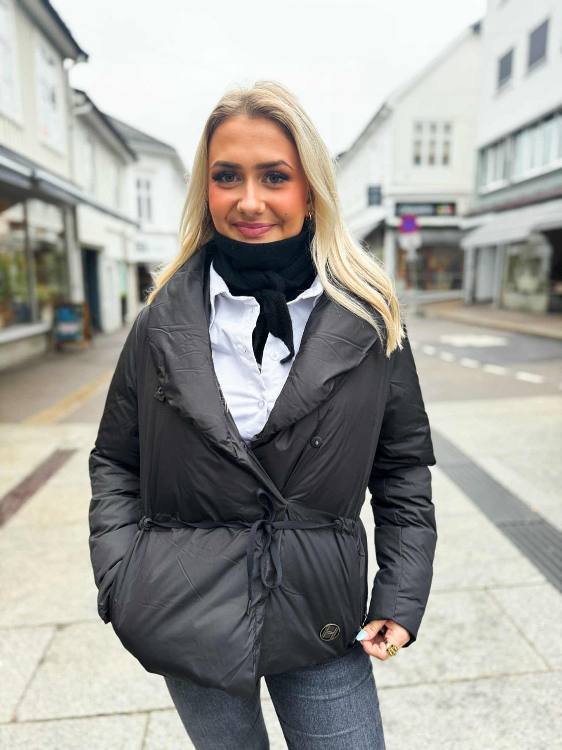 Noma Sophie Skjerf Sort