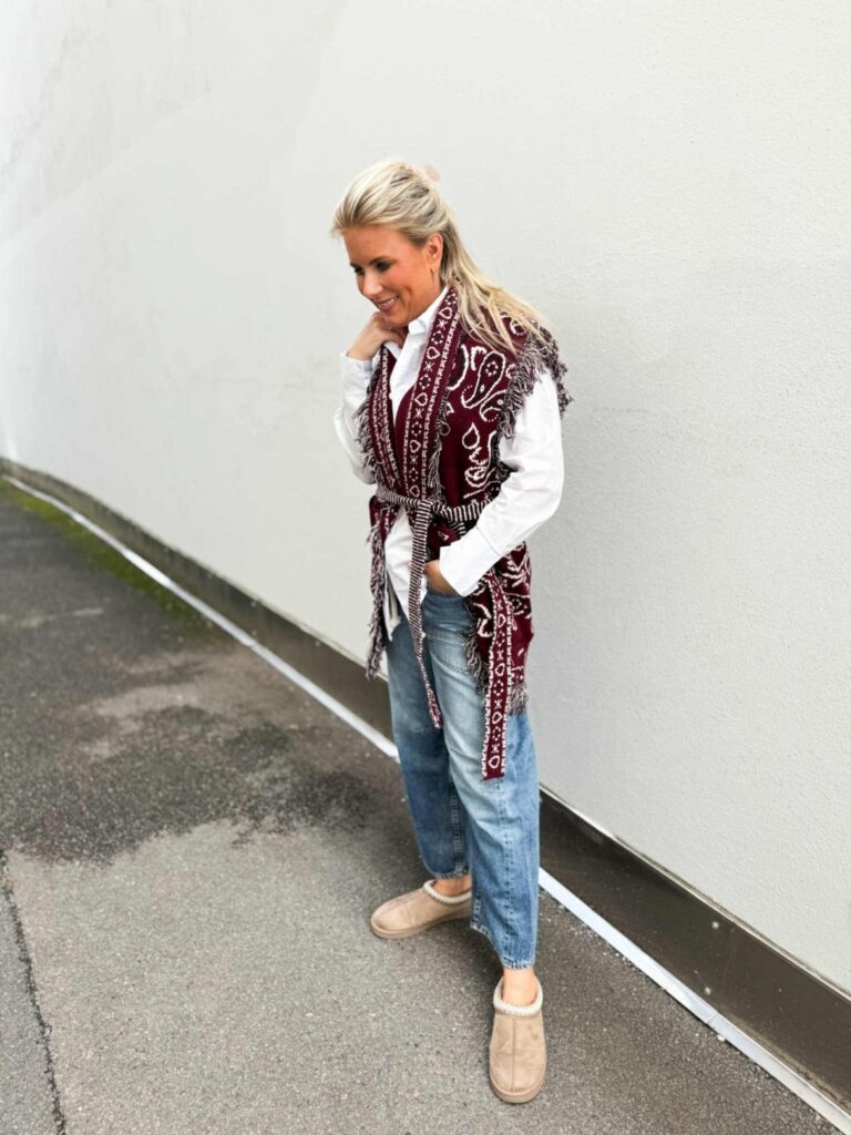 Orlinn Frynse Vest Wine