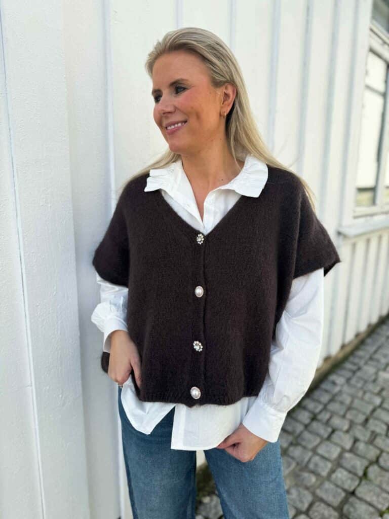 Qnuz Selma Vest Buttons Choco