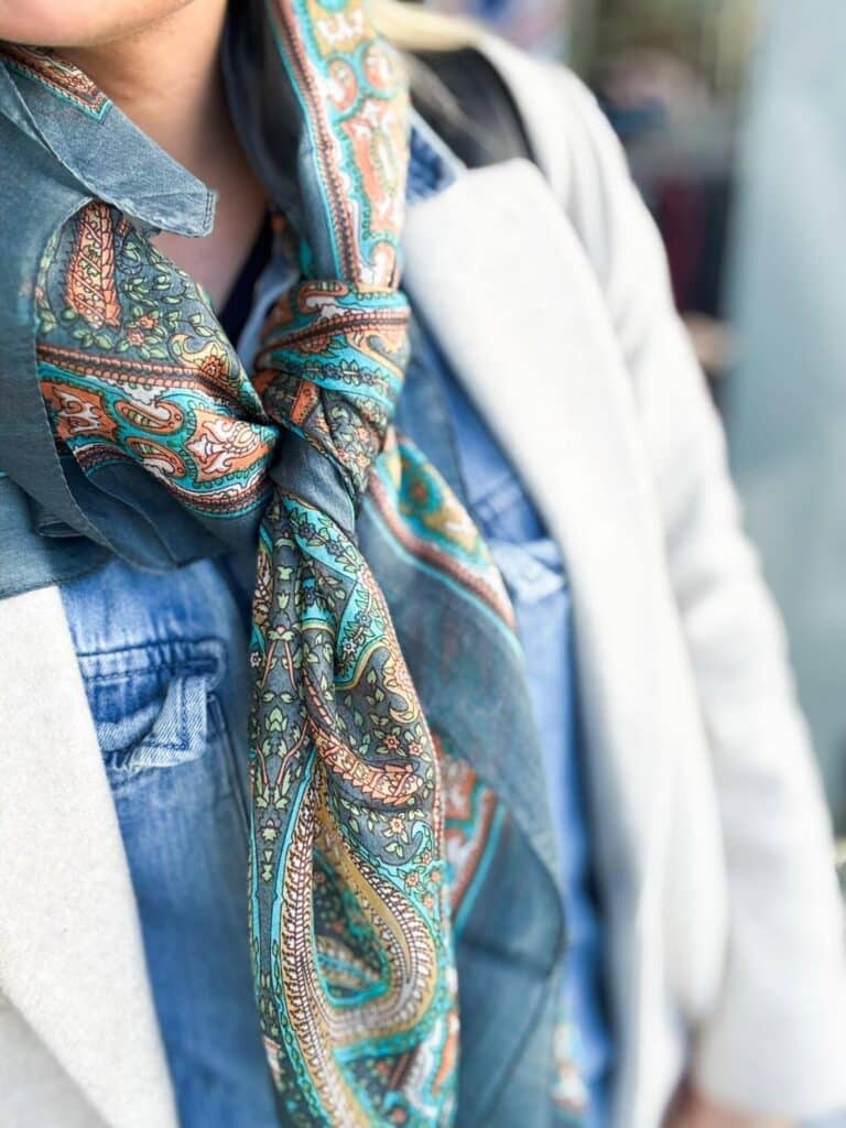 Wauw Paisley Silk Scarf Grey