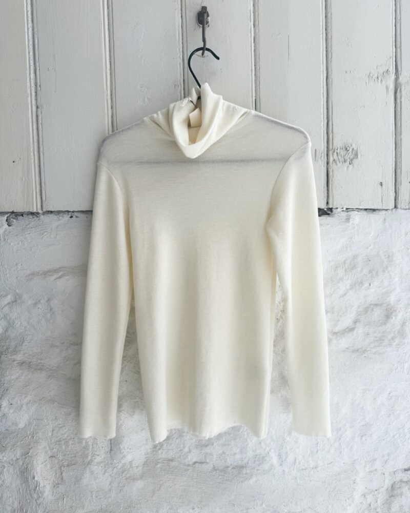 By Basic Roll Neck Raw White