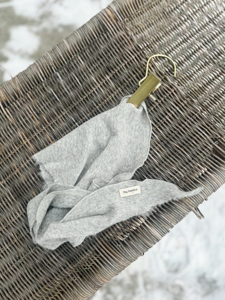 By Basics Triangle Small Grey