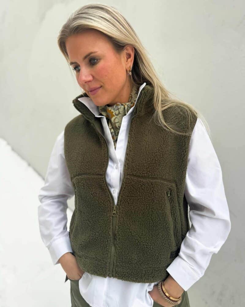 Noisy May Short Teddy Vest Kalamata