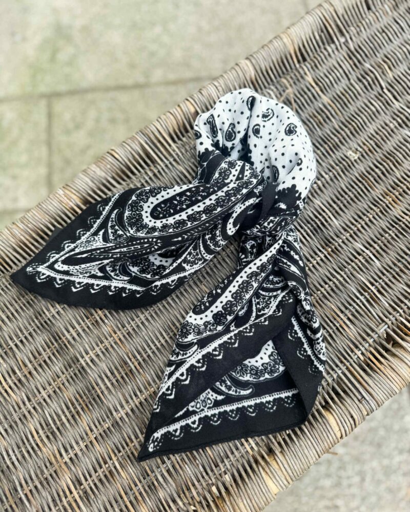 Noma Skjerf Square Sort Bandana