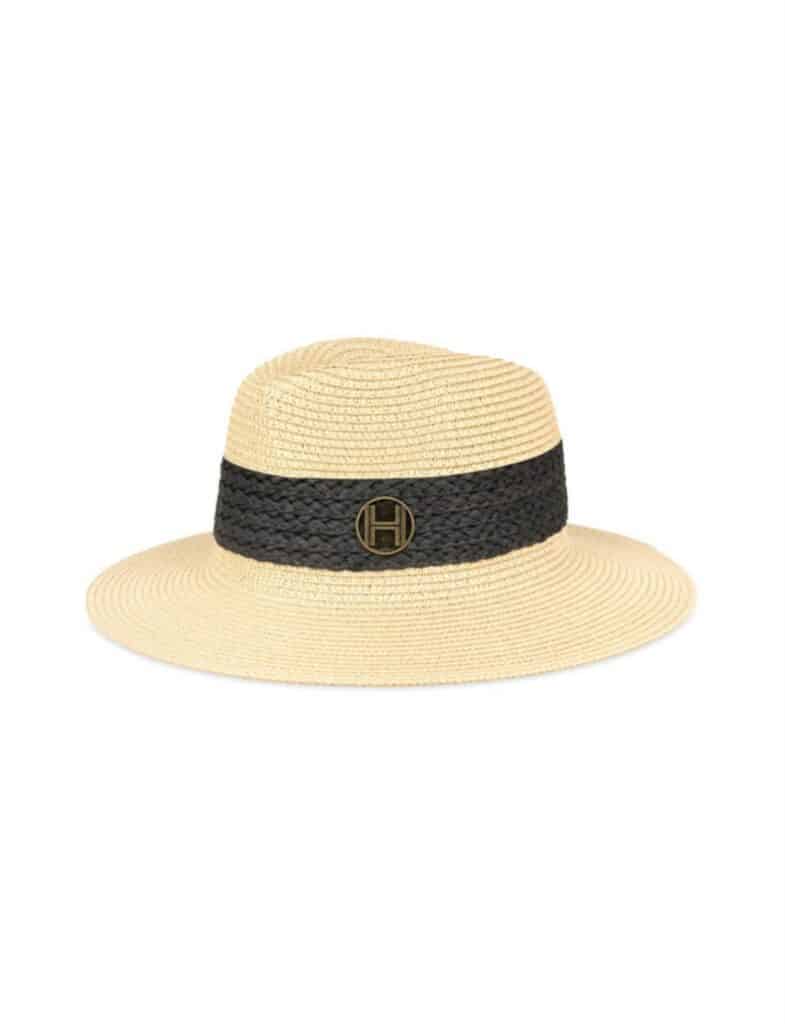Hèst Allesandra Hat Humus
