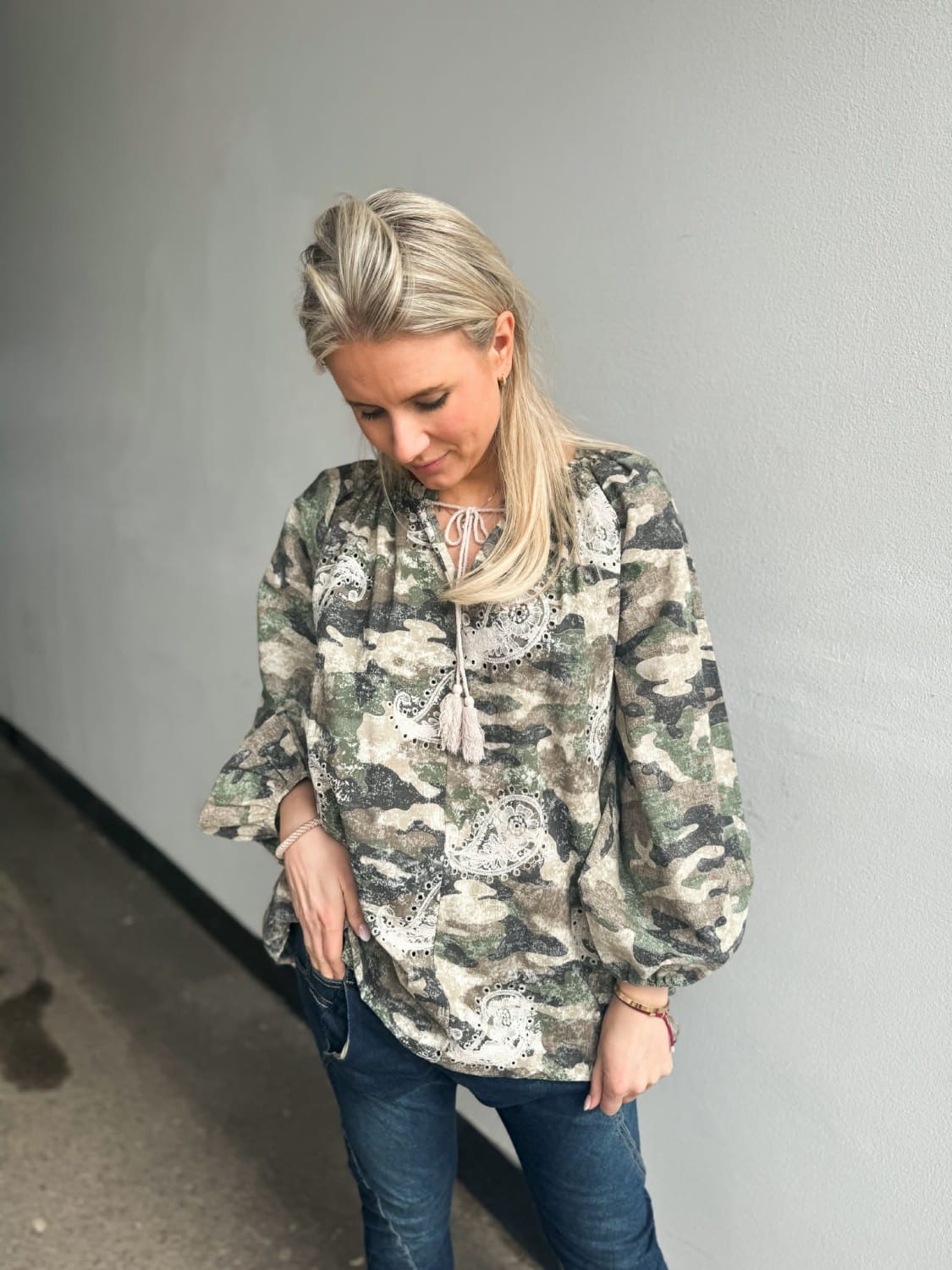 IBC Collection Army Blouse With White Embroideries