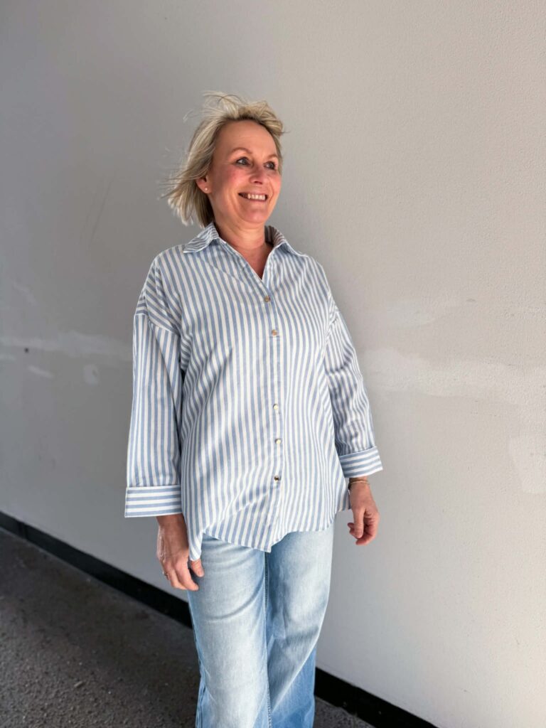 Qnuz Striped Oversized Shirt Blue