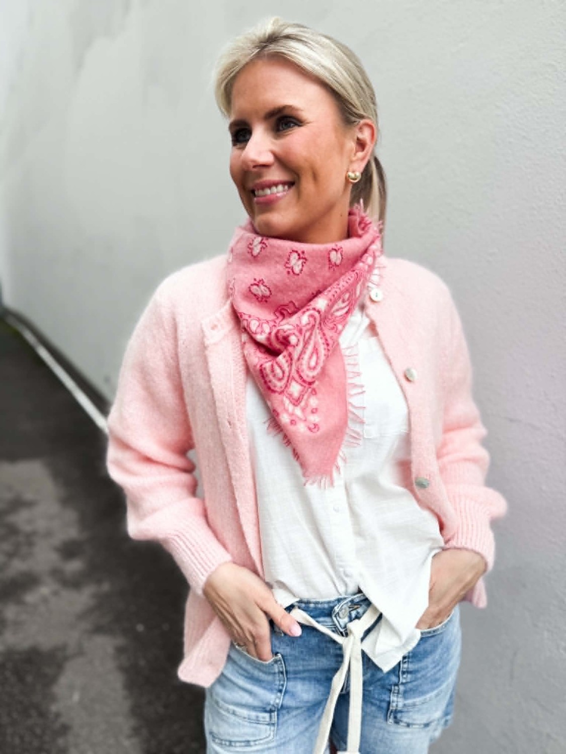 von_goat_bandana_calvina_paisley_scarf__coral_27_f_wf_mi_25783_mi_.jpg Von Goat Bandana Calvina Paisley Scarf Coral 27-F-WF