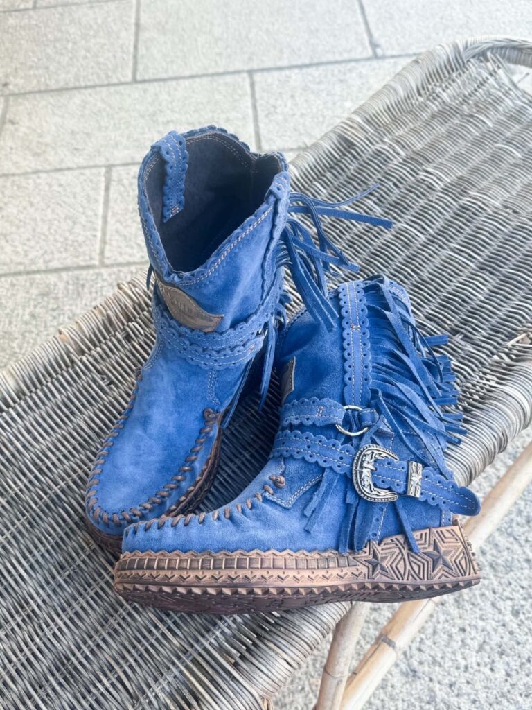 El Vaquero Moccasin Boots Arya Silverstone Ocean