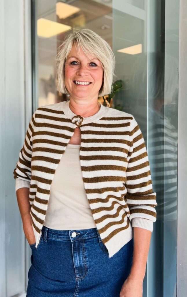 JDY Ellie Onebutton Flower Cardigan Nuthatch