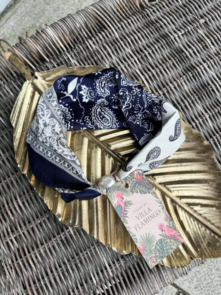 Found By Villa Flamingo Scarf Pearl P. Navy