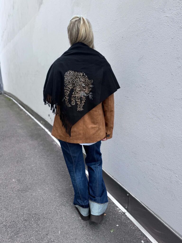 Found By Villa Flamingo Tiger Scarf Black