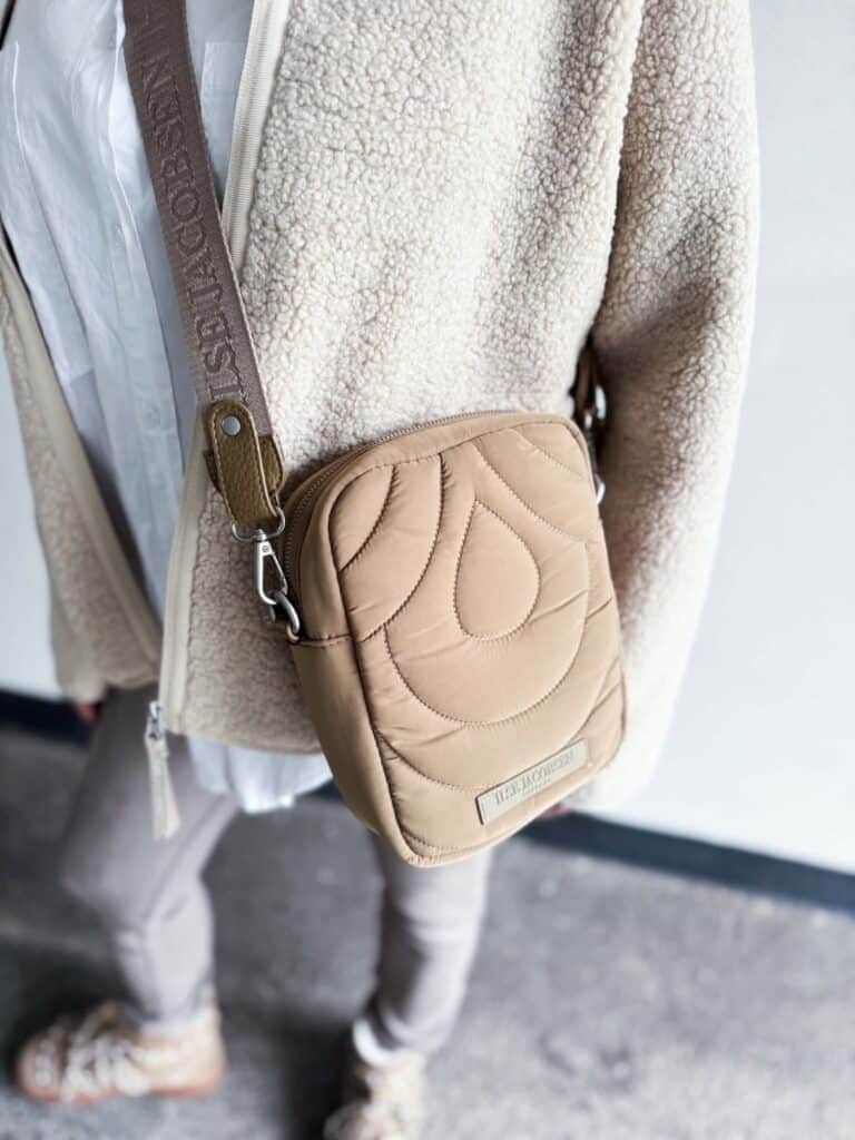 Ilse Jacobsen Quilted Crossbody Bag Beige