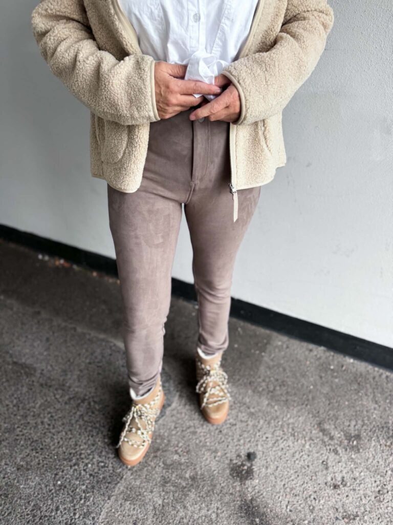 Katrin Uri Faux Semsket Pants Grå