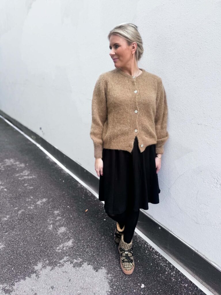 Katrin Uri Jersey Skirt Svart