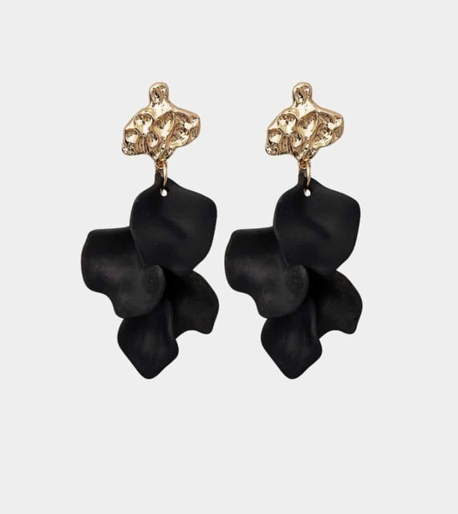 Bow19 Hammered Leaf Earring Black