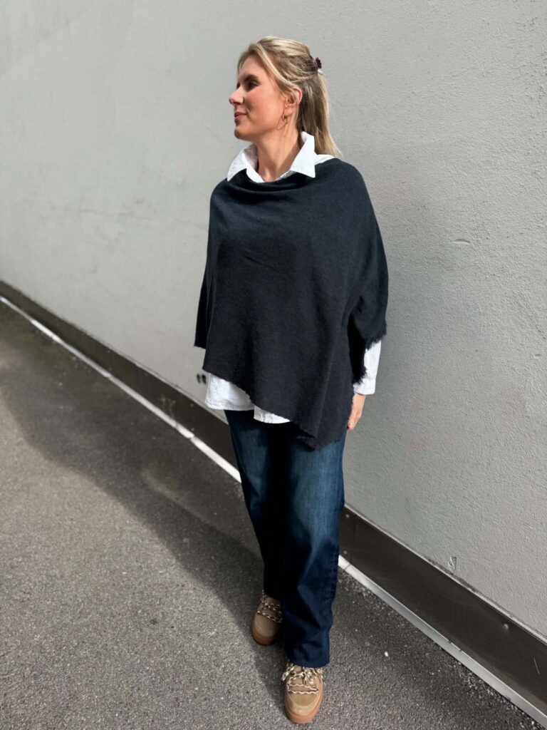 By Basics Poncho 1001 Midnight Blue
