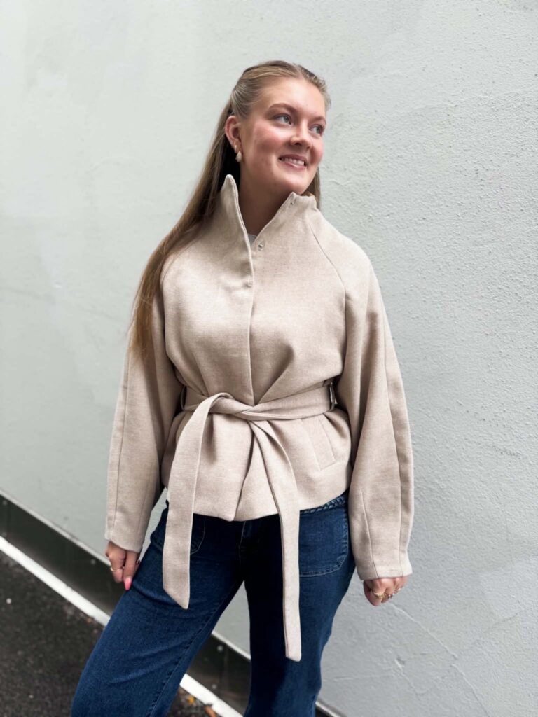 JDY Blake Short Jacket Beige